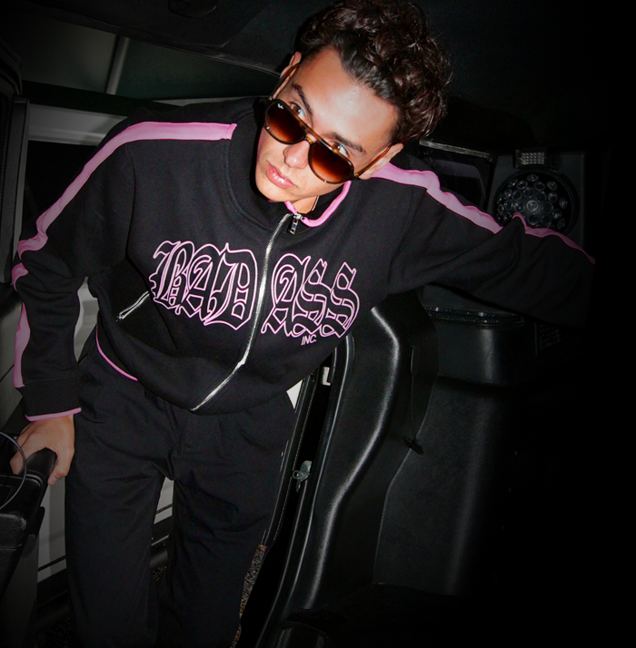 Track-Jacket Font
